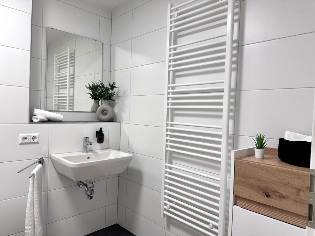 Modernes Inkl. Tg-stellplatz In Der Naehe Zum Bahnhof - Yuka Apartment *